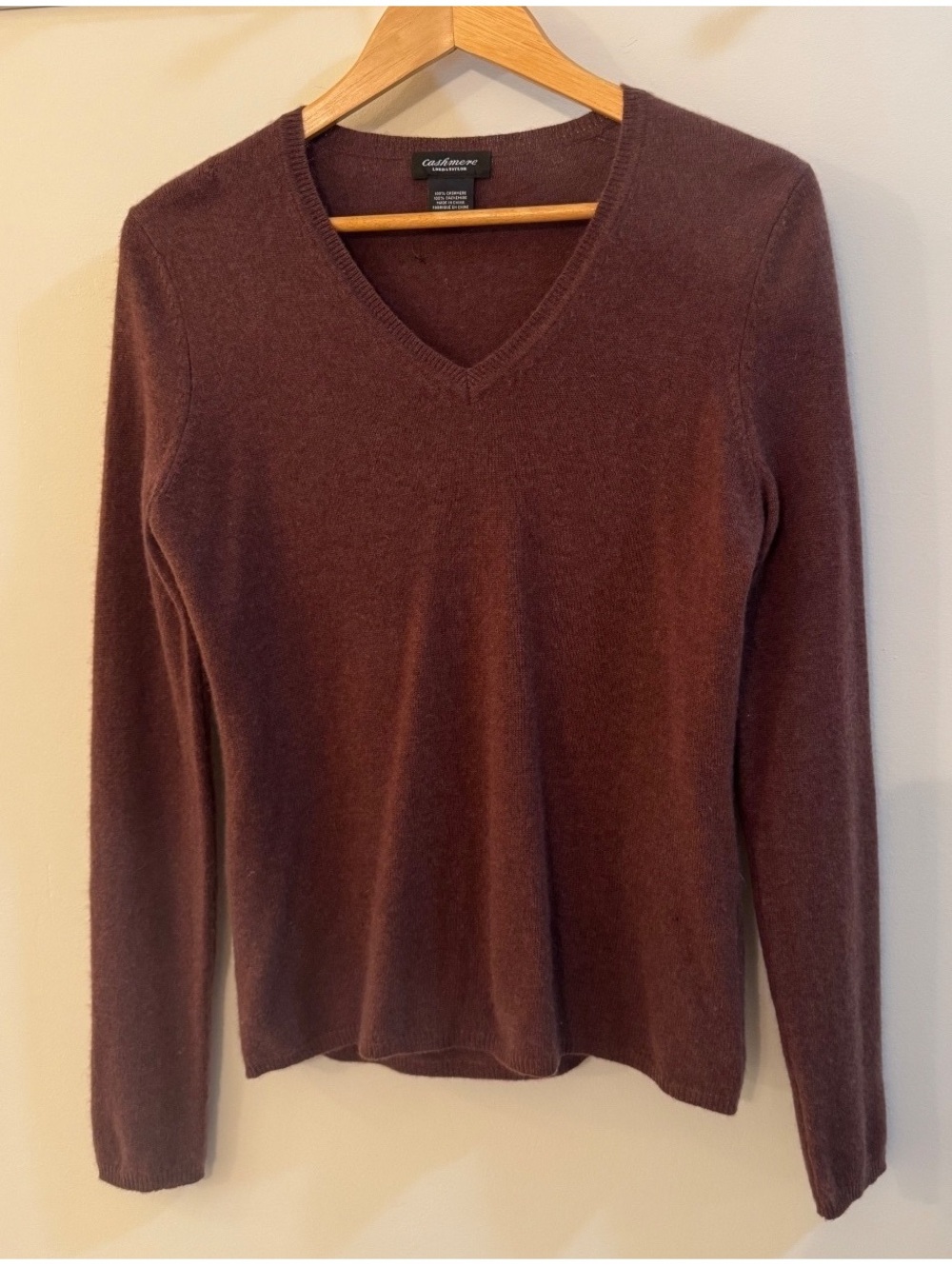Lord & Taylor Women's 100% Cashmere V-Neck Sweater Medium